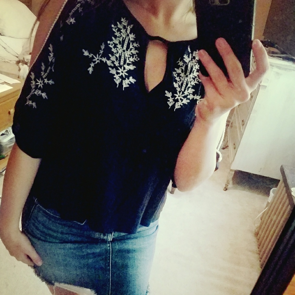 Open shoulder flowy top